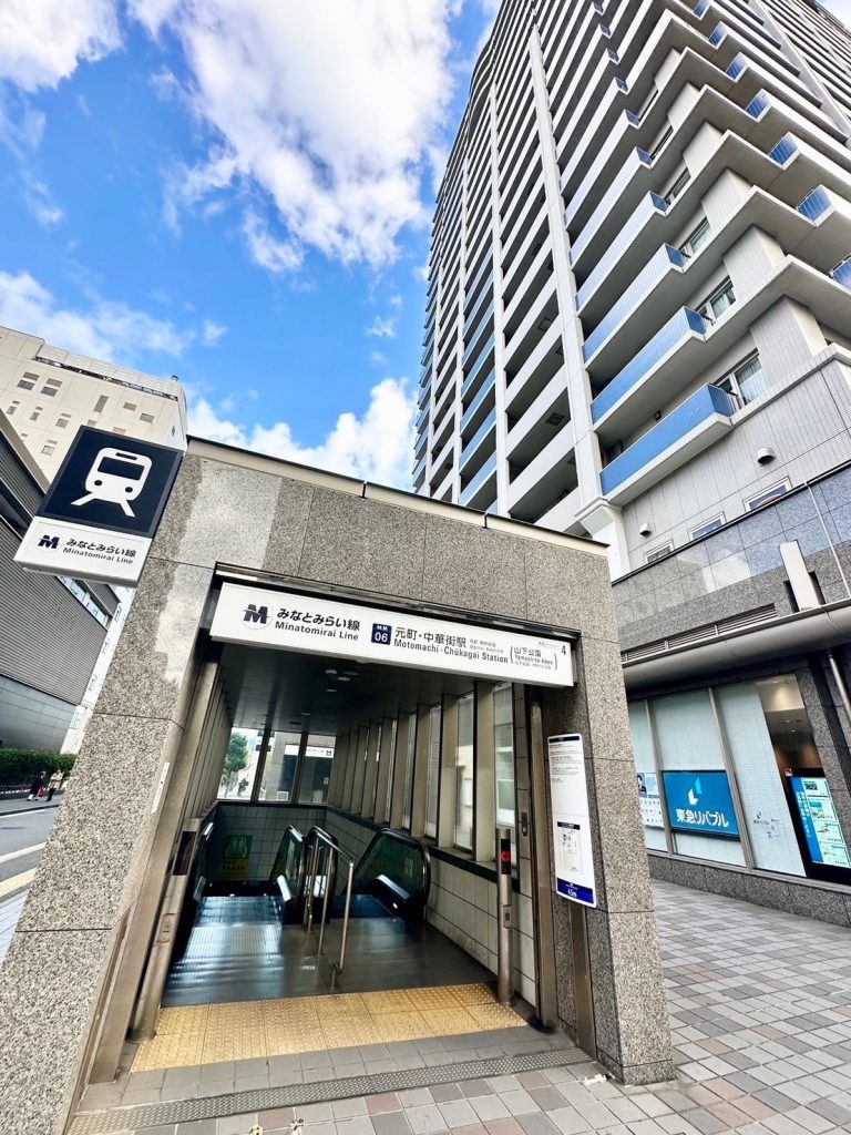 グローリオタワー横浜元町　外観・駅出入口